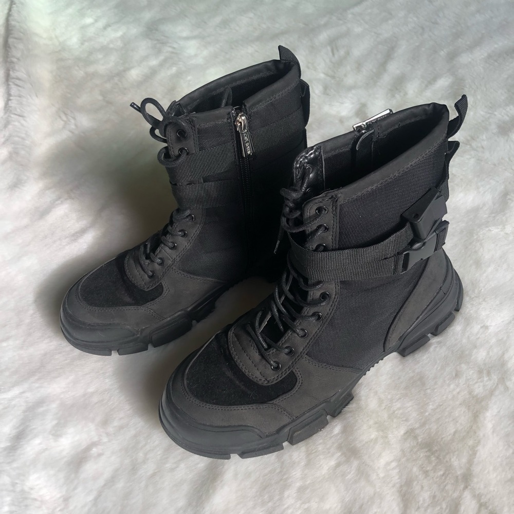 Combat boots